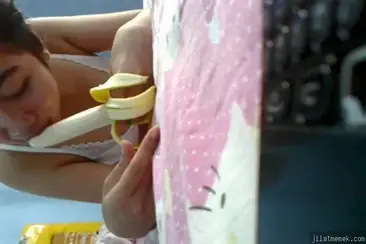 Cewek Nakal Makan Pisang Keliatan Mesum Banget